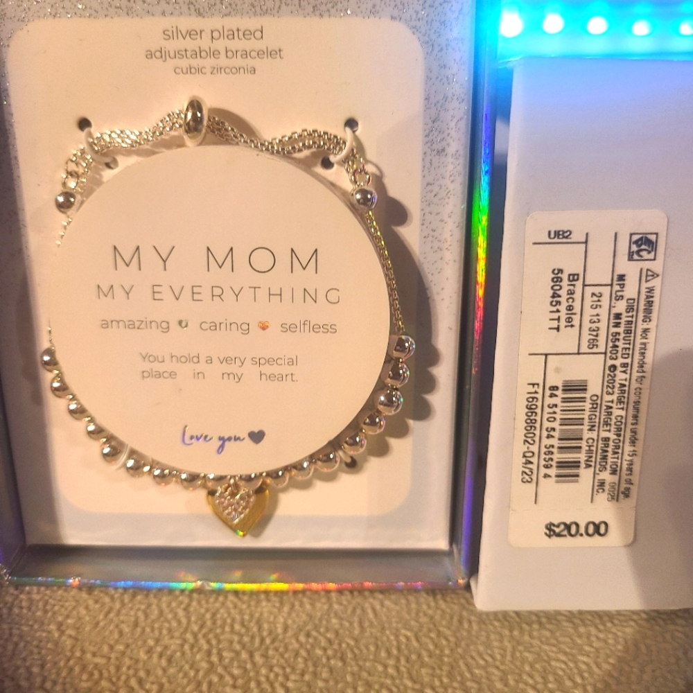 Brand new Mom bracelet